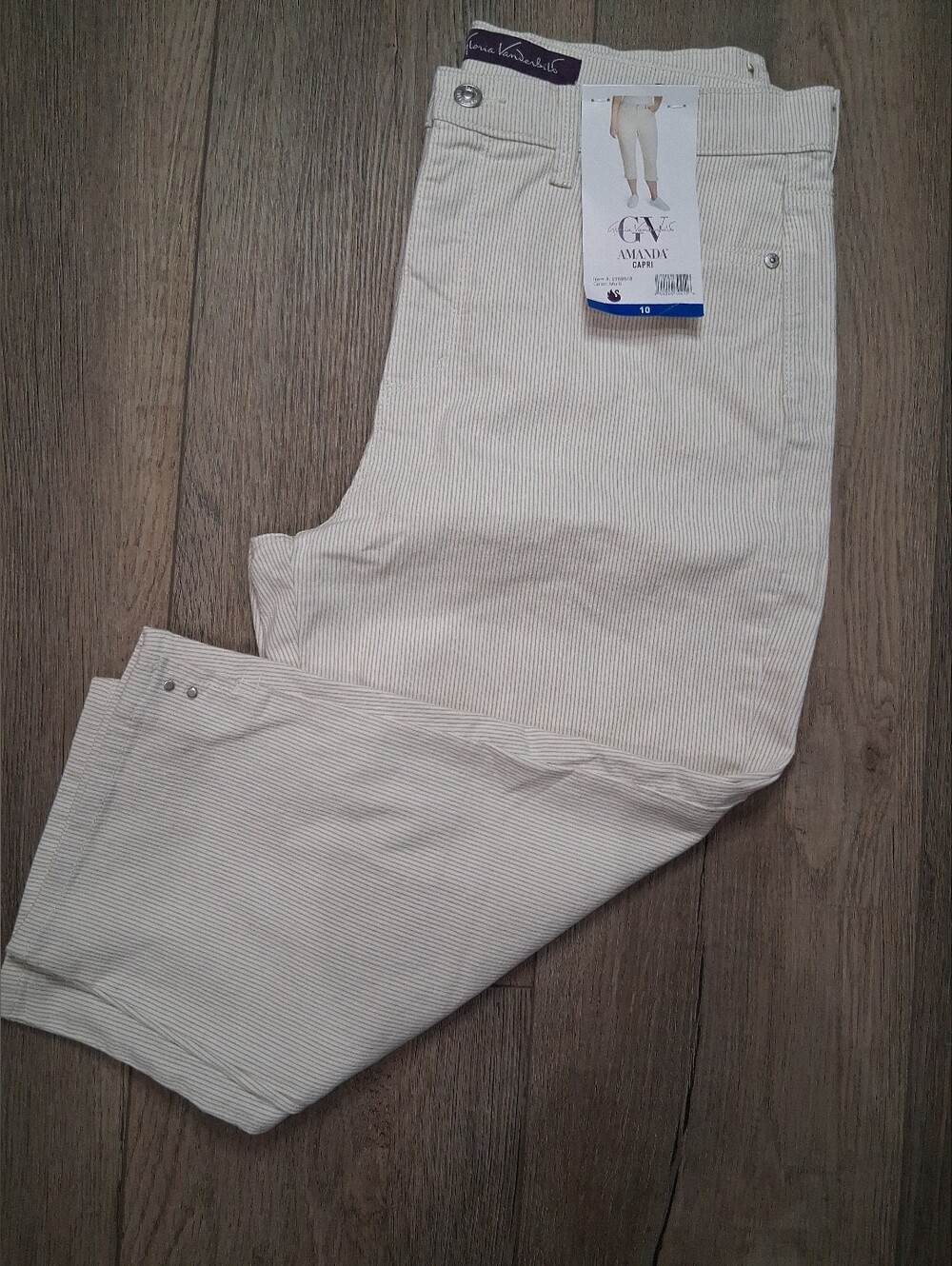 Women's Size 10 Gloria Vanderbilt Amanda Capri Cloud Twill Tan with White Stripe